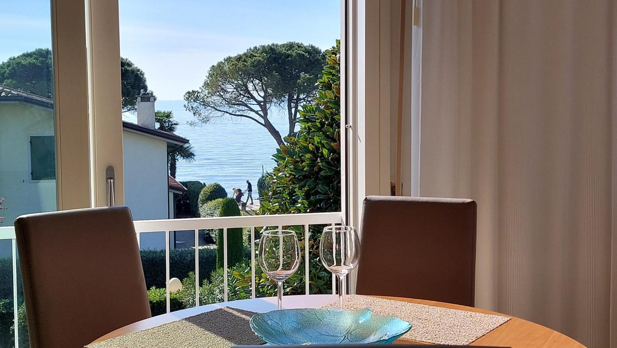 Betulla Lake View Apartment Lazise Bagian luar foto