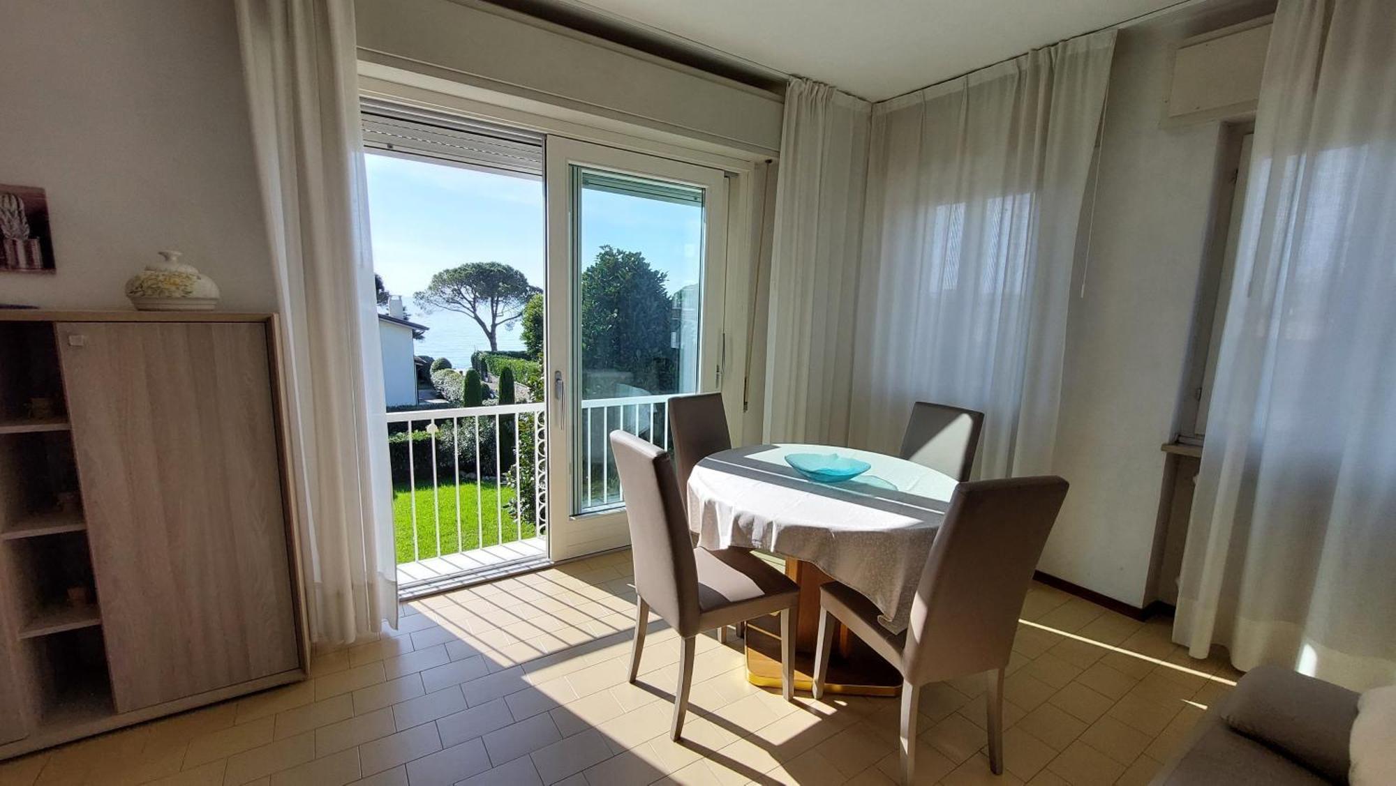 Betulla Lake View Apartment Lazise Bagian luar foto