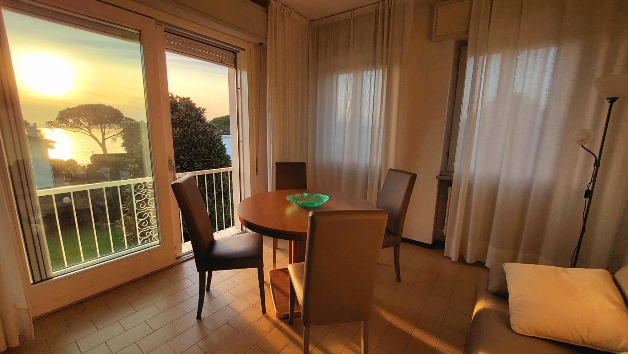 Betulla Lake View Apartment Lazise Bagian luar foto