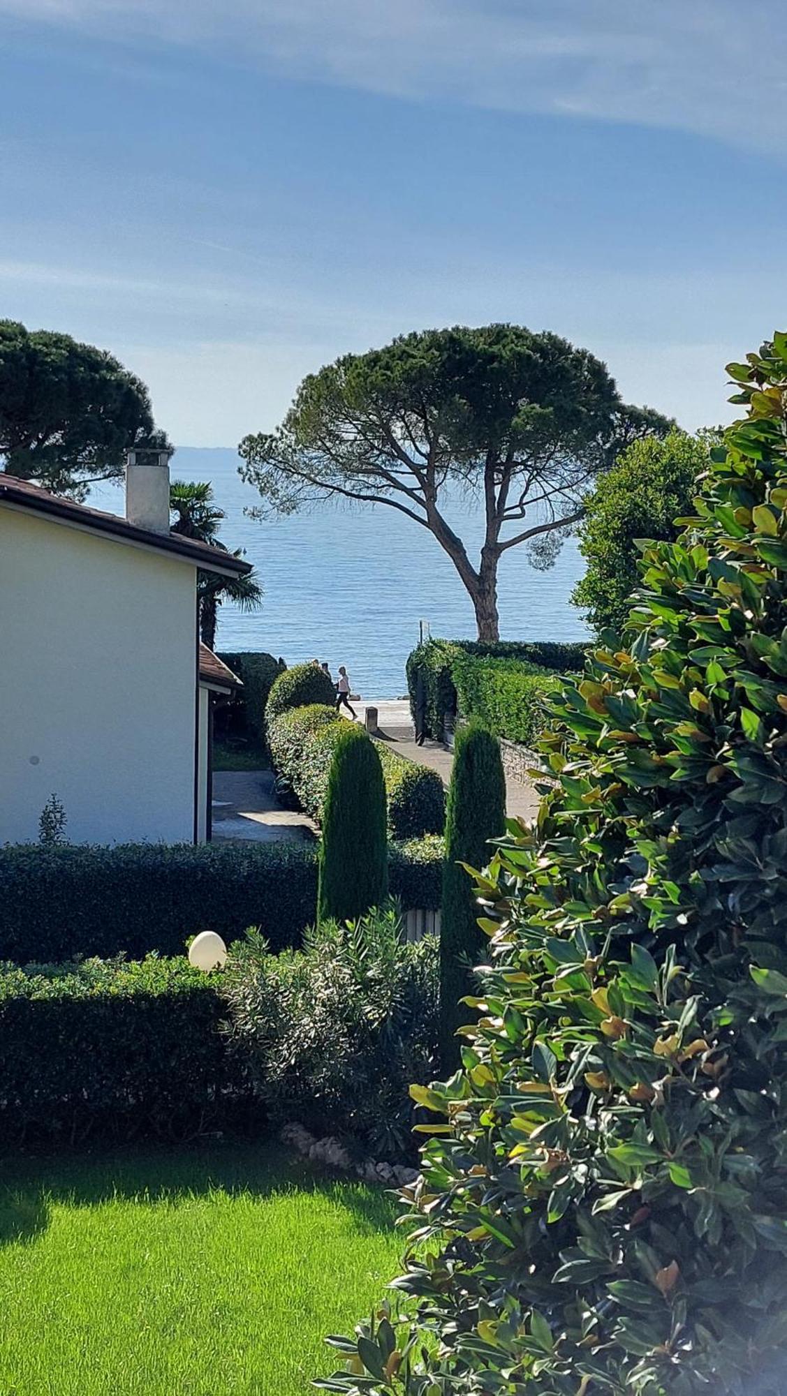 Betulla Lake View Apartment Lazise Bagian luar foto